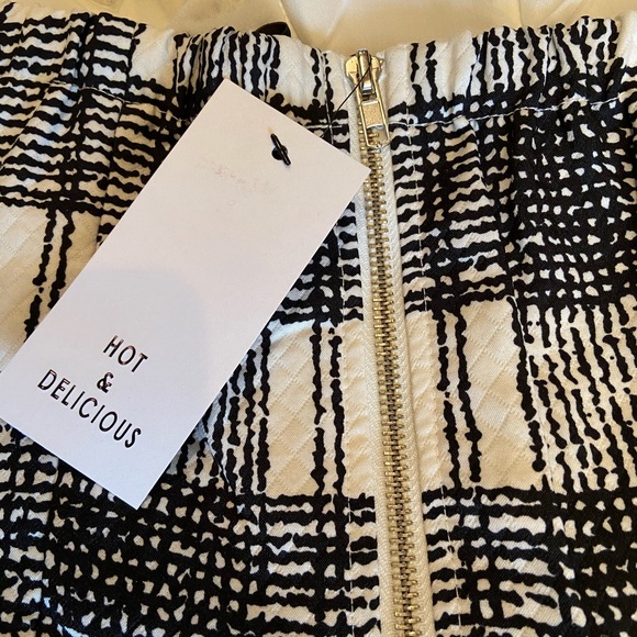 Hot and Delicious Romper - Picture 6 of 8